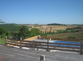 Terrasse avec la piscine