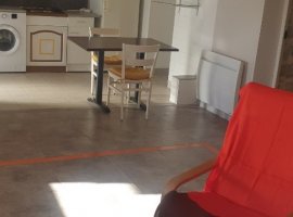 Vue d'ensemble salon cuisine