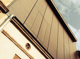 Façade de la maison sur rue