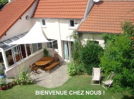 MAISON PRINCIPALE SA TERRASSE ET JARDIN