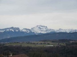 VUE SUR MONTAGNES DEPUIS LA MAISON