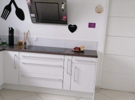 Cuisine spacieuse et toute équipée