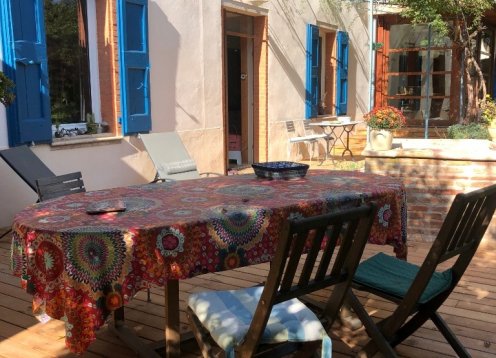 maison au calme dans un grand village