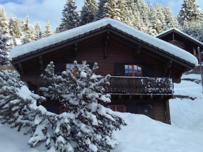 chalet à la montagne en Suisse