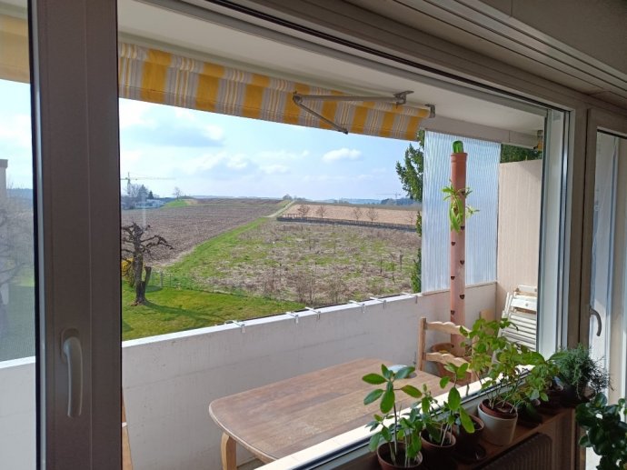 Appartement lumineux de 4 pièces (avec balcon) près de Berne et du lac