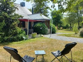 L'entrée de la maison et sa terrasse